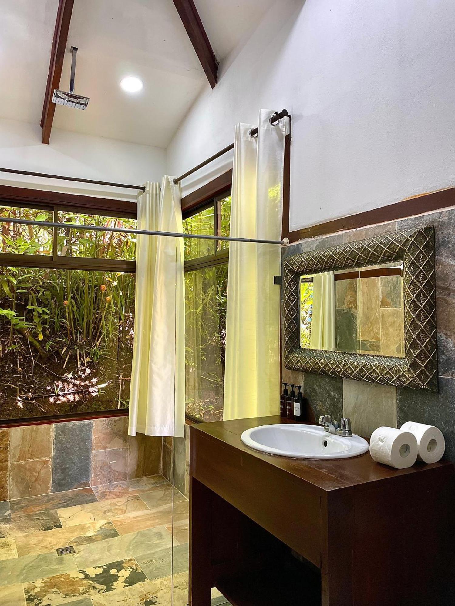 Heliconias Rainforest Lodge Bijagua Ngoại thất bức ảnh